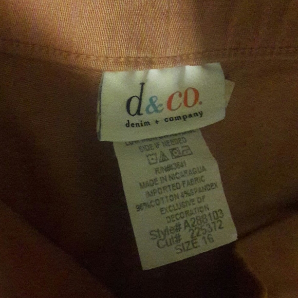 Ladies capris - Picture 3 of 3